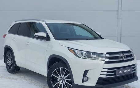 Toyota Highlander III, 2018 год, 4 090 000 рублей, 2 фотография