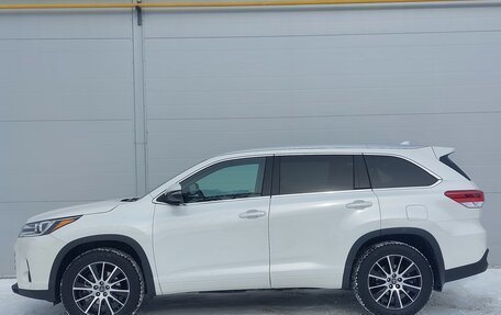 Toyota Highlander III, 2018 год, 4 090 000 рублей, 3 фотография