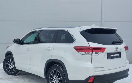 Toyota Highlander III, 2018 год, 4 090 000 рублей, 7 фотография