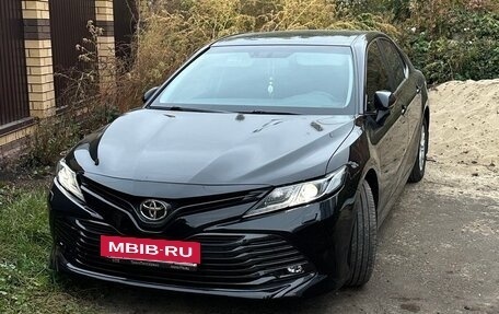 Toyota Camry, 2020 год, 3 350 000 рублей, 2 фотография