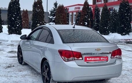 Chevrolet Cruze II, 2010 год, 610 000 рублей, 3 фотография