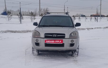 Hyundai Tucson III, 2008 год, 750 000 рублей, 1 фотография