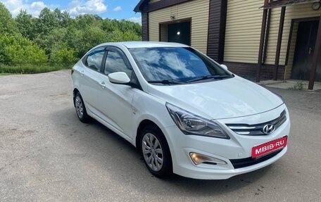 Hyundai Solaris II рестайлинг, 2016 год, 950 000 рублей, 3 фотография