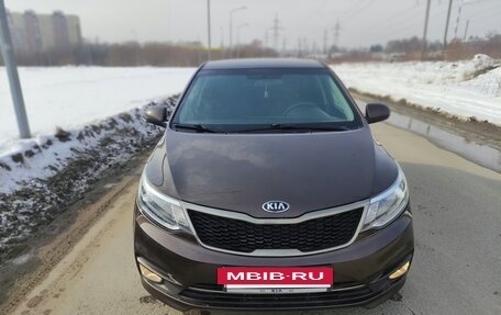 KIA Rio III рестайлинг, 2016 год, 1 050 000 рублей, 2 фотография