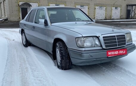 Mercedes-Benz E-Класс, 1993 год, 250 000 рублей, 3 фотография