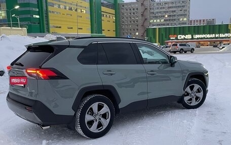 Toyota RAV4, 2019 год, 3 300 000 рублей, 4 фотография