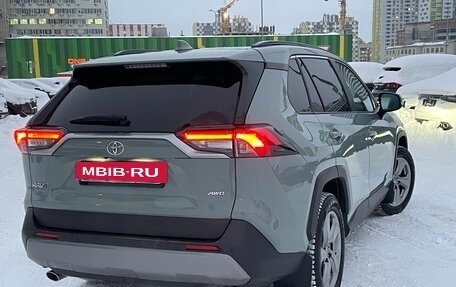 Toyota RAV4, 2019 год, 3 300 000 рублей, 8 фотография