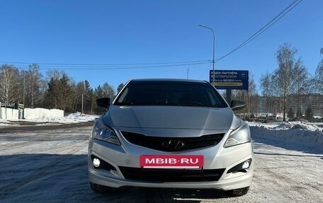 Hyundai Solaris II рестайлинг, 2015 год, 800 000 рублей, 2 фотография