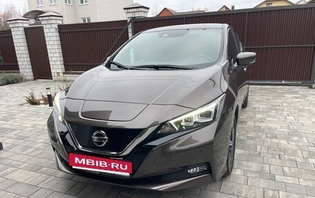 Nissan Leaf II, 2021 год, 2 670 000 рублей, 14 фотография