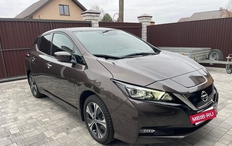 Nissan Leaf II, 2021 год, 2 670 000 рублей, 16 фотография