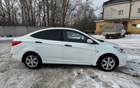 Hyundai Solaris II рестайлинг, 2011 год, 700 000 рублей, 5 фотография