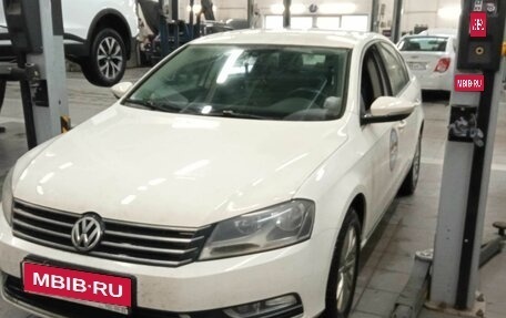 Volkswagen Passat B7, 2012 год, 870 000 рублей, 1 фотография