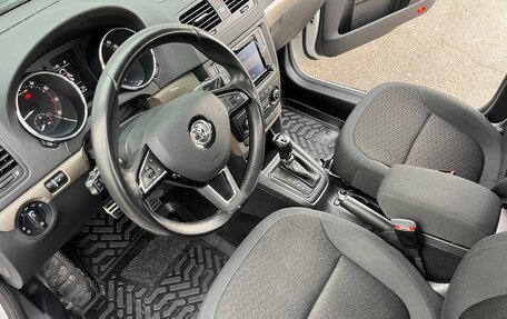 Skoda Yeti I рестайлинг, 2015 год, 1 890 000 рублей, 22 фотография