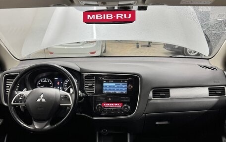 Mitsubishi Outlander III рестайлинг 3, 2014 год, 1 345 000 рублей, 17 фотография