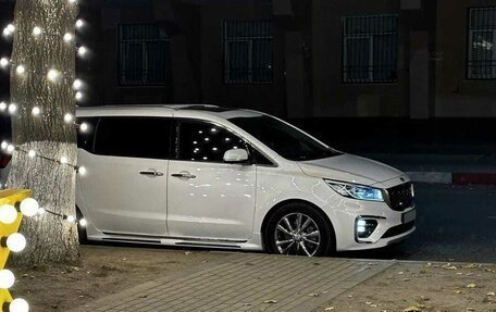 KIA Carnival III, 2019 год, 3 100 000 рублей, 6 фотография