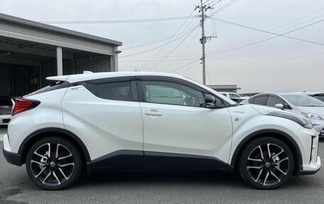 Toyota C-HR I рестайлинг, 2021 год, 1 654 000 рублей, 7 фотография