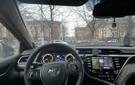 Toyota Camry, 2019 год, 3 600 000 рублей, 10 фотография