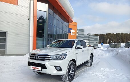 Toyota Hilux VIII, 2017 год, 3 600 000 рублей, 5 фотография