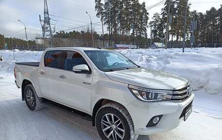 Toyota Hilux VIII, 2017 год, 3 600 000 рублей, 9 фотография