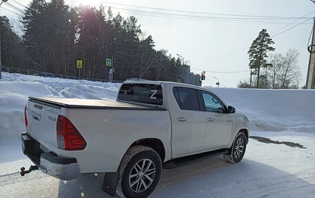 Toyota Hilux VIII, 2017 год, 3 600 000 рублей, 8 фотография