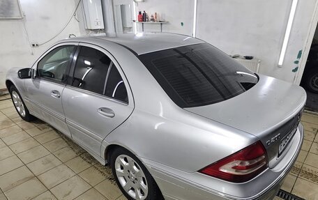 Mercedes-Benz C-Класс, 2005 год, 475 000 рублей, 3 фотография