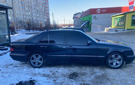 Mercedes-Benz E-Класс, 1999 год, 670 000 рублей, 4 фотография