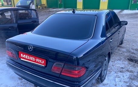 Mercedes-Benz E-Класс, 1999 год, 670 000 рублей, 3 фотография