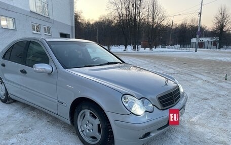 Mercedes-Benz C-Класс, 2003 год, 650 000 рублей, 3 фотография