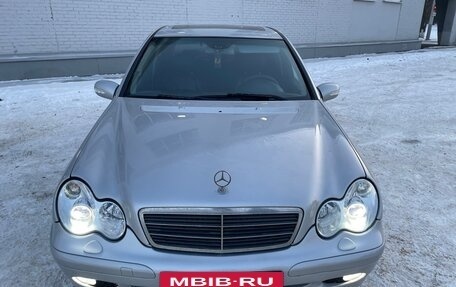 Mercedes-Benz C-Класс, 2003 год, 650 000 рублей, 2 фотография