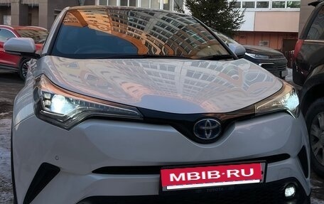 Toyota C-HR I рестайлинг, 2018 год, 2 650 000 рублей, 5 фотография