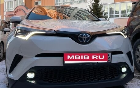 Toyota C-HR I рестайлинг, 2018 год, 2 650 000 рублей, 6 фотография