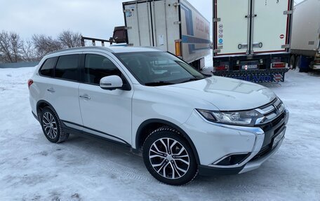 Mitsubishi Outlander III рестайлинг 3, 2018 год, 2 750 000 рублей, 3 фотография