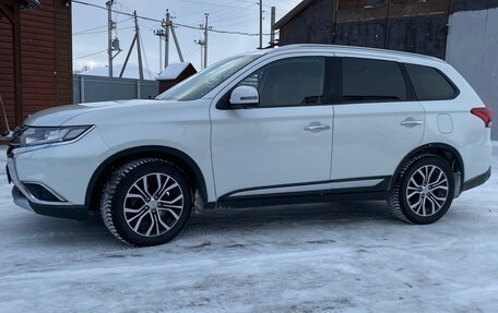 Mitsubishi Outlander III рестайлинг 3, 2018 год, 2 750 000 рублей, 7 фотография