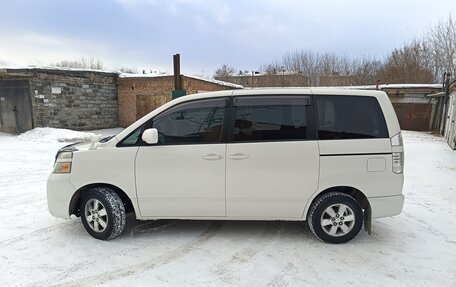 Toyota Voxy II, 2006 год, 1 100 000 рублей, 17 фотография