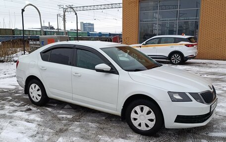 Skoda Octavia, 2018 год, 1 000 000 рублей, 4 фотография