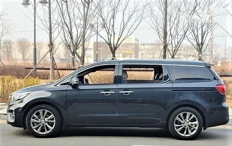 KIA Carnival III, 2020 год, 2 676 000 рублей, 3 фотография