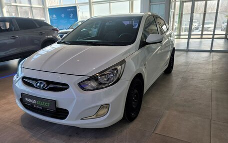 Hyundai Solaris II рестайлинг, 2013 год, 830 000 рублей, 1 фотография