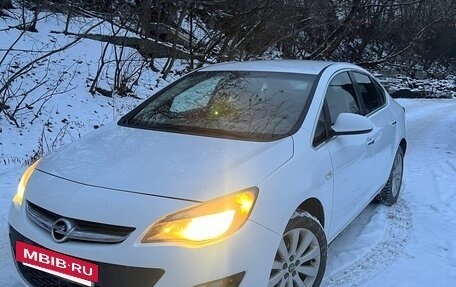 Opel Astra J, 2013 год, 630 000 рублей, 14 фотография