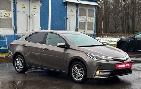 Toyota Corolla, 2018 год, 1 649 000 рублей, 3 фотография