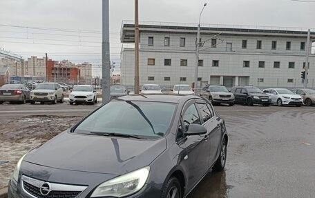 Opel Astra J, 2010 год, 655 000 рублей, 1 фотография