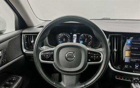 Volvo V60 Cross Country II, 2019 год, 3 950 000 рублей, 26 фотография