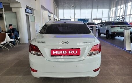 Hyundai Solaris II рестайлинг, 2013 год, 830 000 рублей, 5 фотография