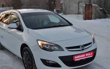 Opel Astra J, 2014 год, 1 400 000 рублей, 13 фотография