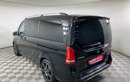 Mercedes-Benz V-Класс, 2019 год, 6 350 000 рублей, 7 фотография