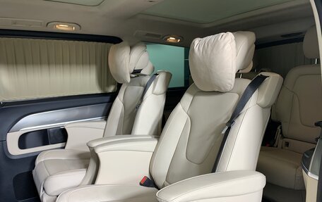 Mercedes-Benz V-Класс, 2019 год, 6 350 000 рублей, 23 фотография