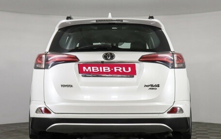 Toyota RAV4, 2018 год, 2 177 000 рублей, 6 фотография