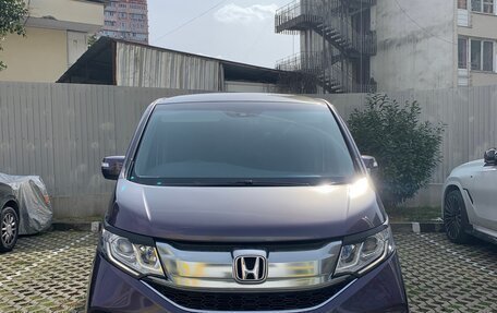 Honda Stepwgn IV, 2015 год, 2 385 000 рублей, 1 фотография