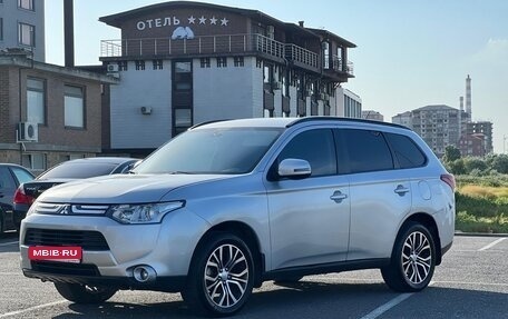 Mitsubishi Outlander III рестайлинг 3, 2013 год, 1 550 000 рублей, 3 фотография