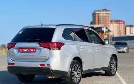 Mitsubishi Outlander III рестайлинг 3, 2013 год, 1 550 000 рублей, 2 фотография