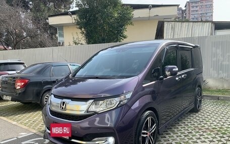 Honda Stepwgn IV, 2015 год, 2 385 000 рублей, 2 фотография